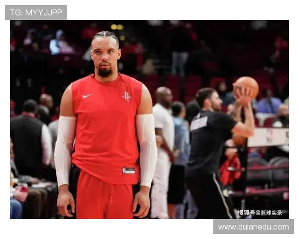 布克称赞狄龙拼搏精神伤愈期间曾关心他是否值得如此努力